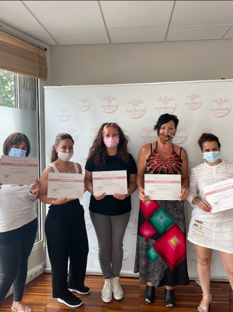 Comment réaliser un soin des mains professionnel ? Formation par votre spécialiste près d'Antibes et Cannes